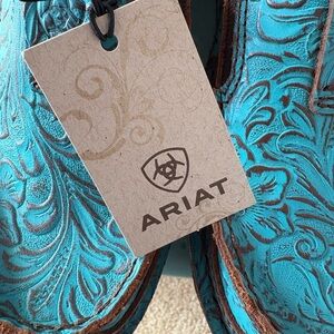 Ariat Women's Cruiser in Brushed Turquoise Floral Emboss Size 6.5